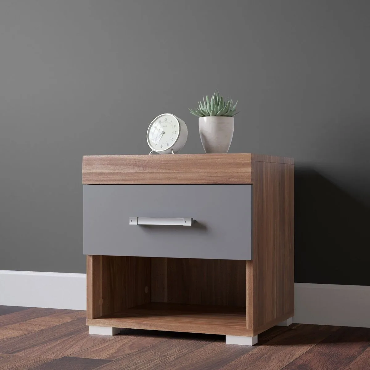 Mobiliario Mōku a medida — mesa noche roble cajón gris; pieza fabricada en madera con detalle artesanal.